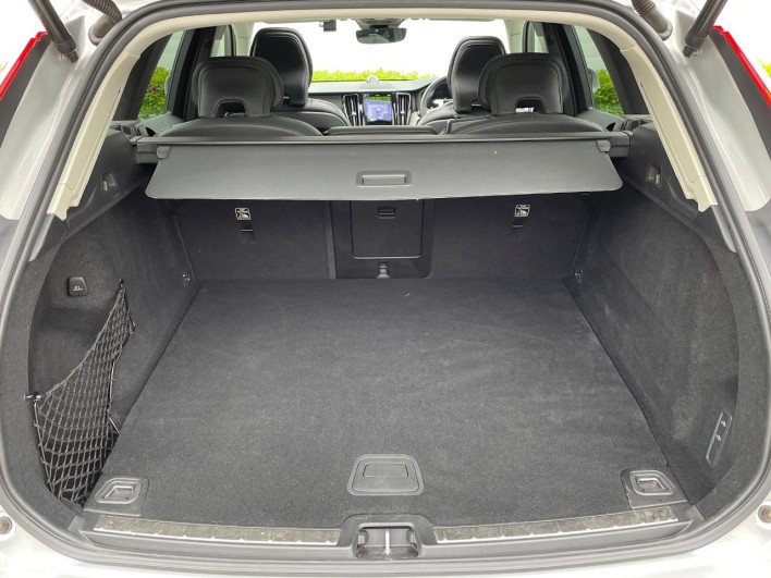 2021 Volvo XC60 5LA-UB420XCPA (UW-69f496be486fa)[15]