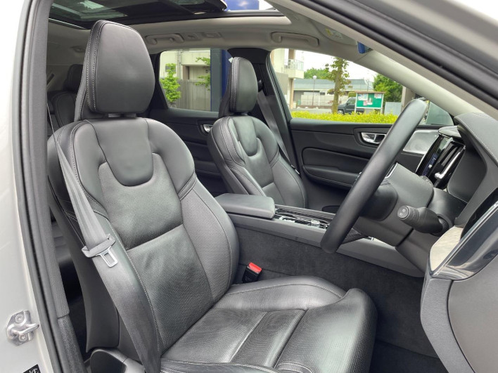 2021 Volvo XC60 5LA-UB420XCPA (UW-69f496be486fa)[28]