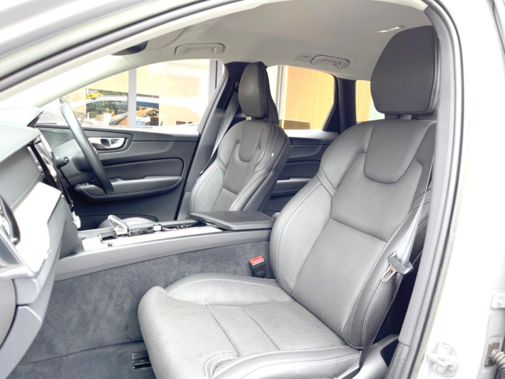 2022 Volvo XC60 5AA-UB420TXCM (UW-69f496be95df2)[11]