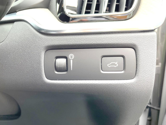 2022 Volvo XC60 5AA-UB420TXCM (UW-69f496be95df2)[23]