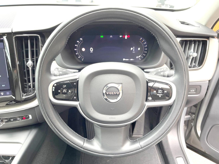 2022 Volvo XC60 5AA-UB420TXCM (UW-69f496be95df2)[21]