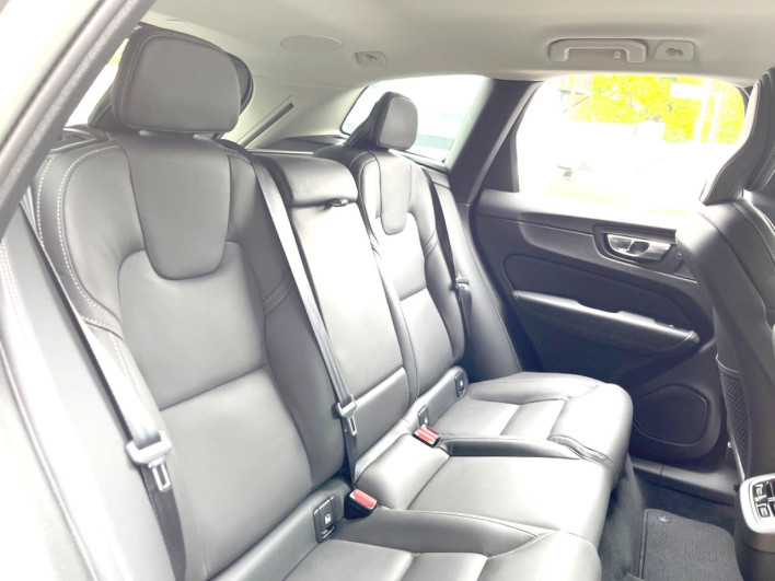 2022 Volvo XC60 5AA-UB420TXCM (UW-69f496be95df2)[10]