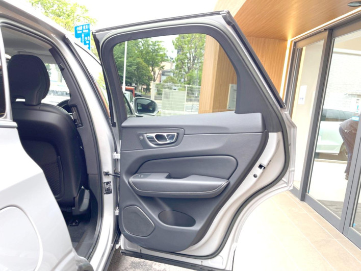 2022 Volvo XC60 5AA-UB420TXCM (UW-69f496be95df2)[16]