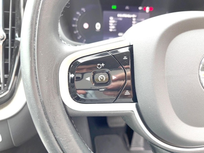 2022 Volvo XC60 5AA-UB420TXCM (UW-69f496be95df2)[19]