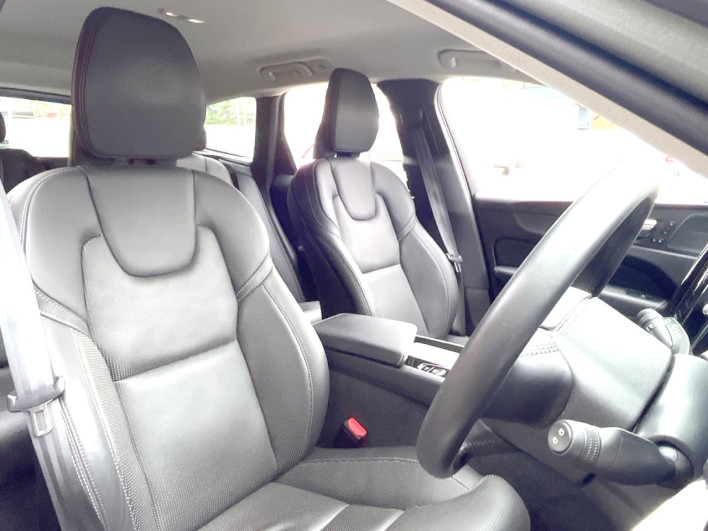 2022 Volvo XC60 5AA-UB420TXCM (UW-69f496be95df2)[9]