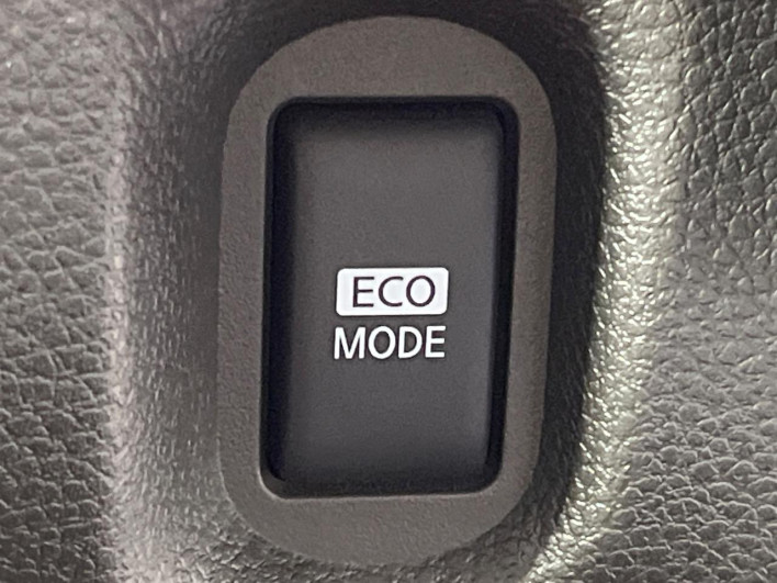 2014 Nissan Cube DBA-Z12 (UW-69f496c04c849)[13]