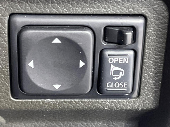 2014 Nissan Cube DBA-Z12 (UW-69f496c04c849)[7]