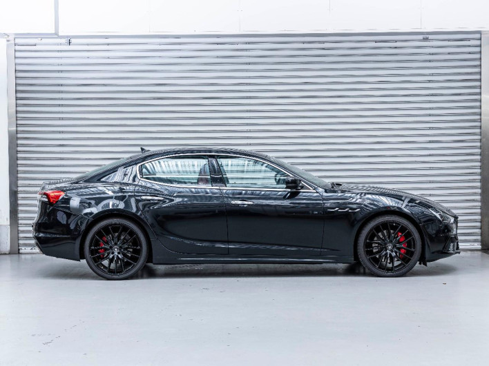 2021 Maserati Ghibli 7BA-MG30 (UW-69f496c0edaa3)[24]