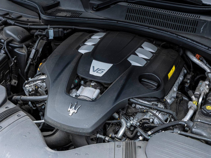 2021 Maserati Ghibli 7BA-MG30 (UW-69f496c0edaa3)[13]