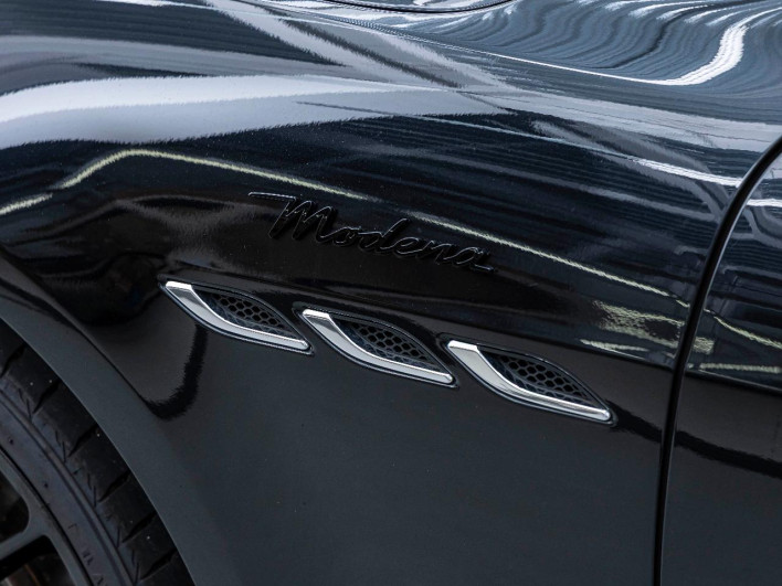 2021 Maserati Ghibli 7BA-MG30 (UW-69f496c0edaa3)[11]