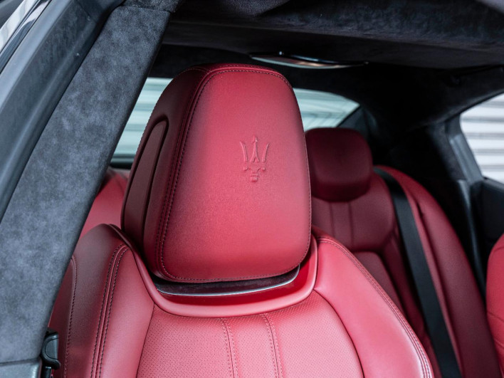 2021 Maserati Ghibli 7BA-MG30 (UW-69f496c0edaa3)[16]