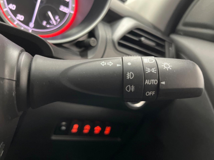 2019 Suzuki Swift DAA-ZC53S (UW-69f496c1eb48f)[20]