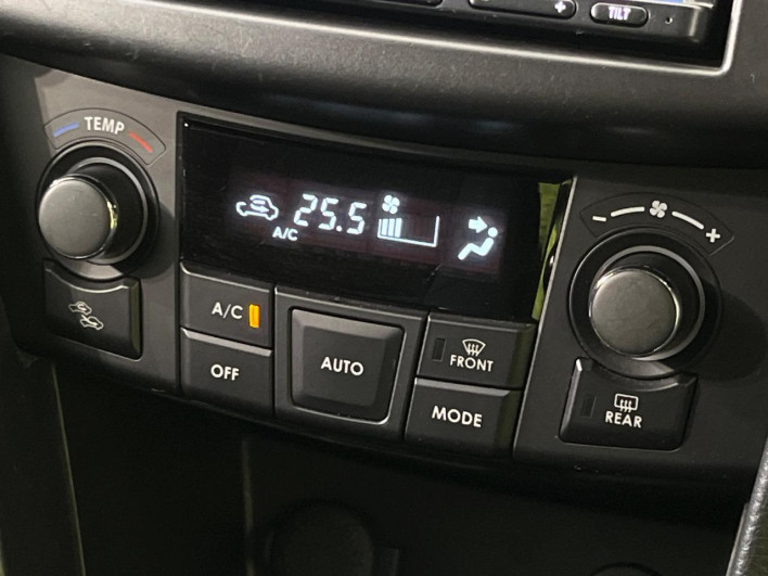 2011 Suzuki Swift DBA-ZC72S (UW-69f496c3e1264)[20]