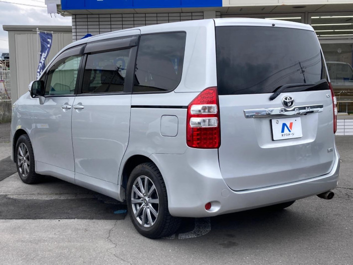 2010 Toyota Noah DBA-ZRR70G (UW-69f496c6a6b79)[18]