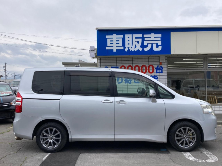 2010 Toyota Noah DBA-ZRR70G (UW-69f496c6a6b79)[15]