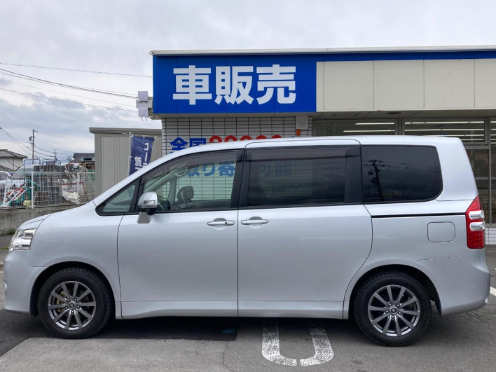 2010 Toyota Noah DBA-ZRR70G (UW-69f496c6a6b79)[19]