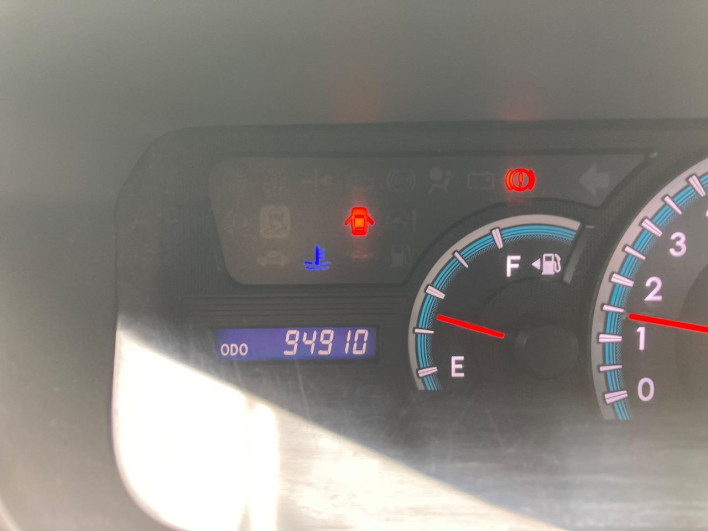 2010 Toyota Noah DBA-ZRR70G (UW-69f496c6a6b79)[2]