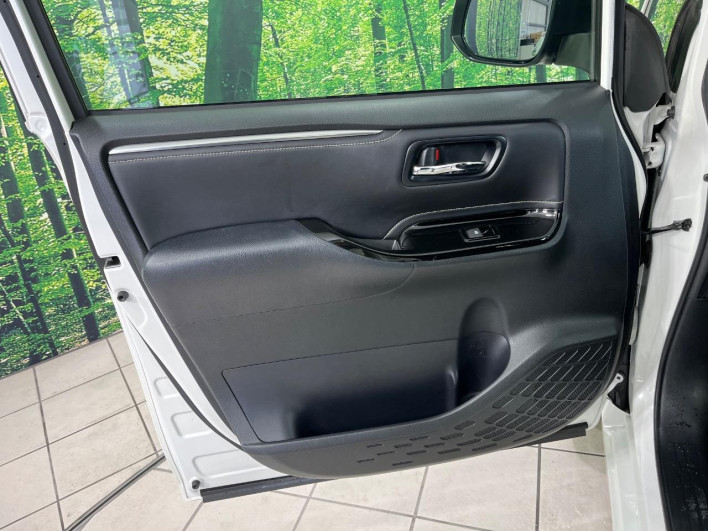 2019 Toyota Esquire DBA-ZRR80G (UW-69f496ca51c98)[22]