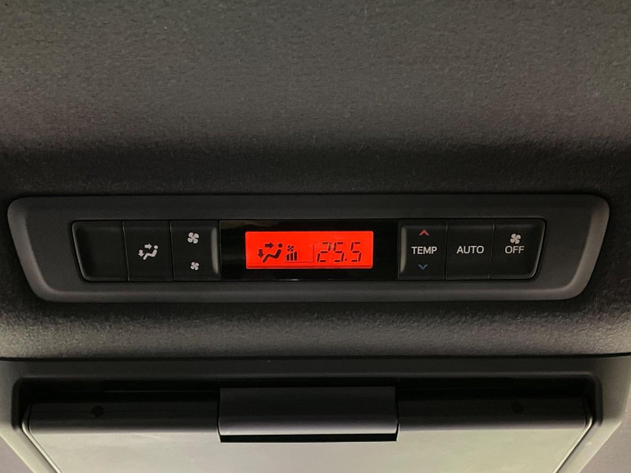 2020 Toyota Voxy 3BA-ZRR80W (UW-69f496cbc31a0)[28]