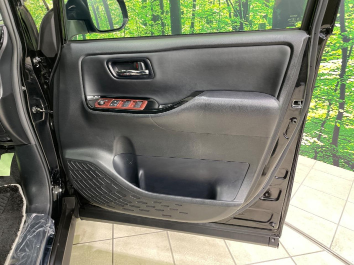 2020 Toyota Voxy 3BA-ZRR80W (UW-69f496cbc31a0)[21]