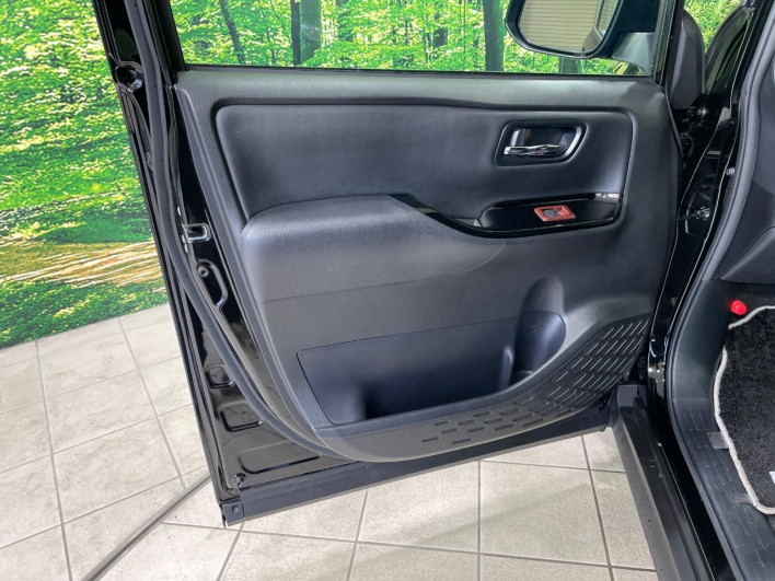 2020 Toyota Voxy 3BA-ZRR80W (UW-69f496cbc31a0)[23]