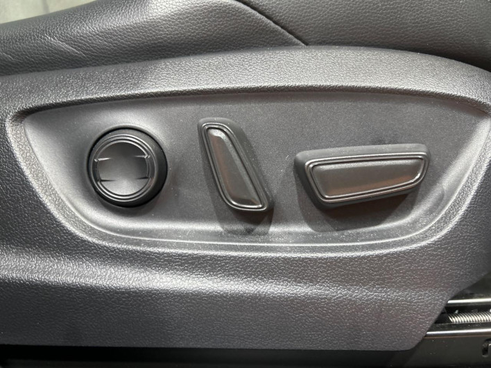 2023 Toyota Corolla Cross 6AA-ZVG11 (UW-69f496d16f606)[21]