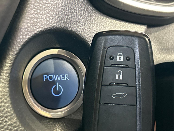 2023 Toyota Corolla Cross 6AA-ZVG11 (UW-69f496d16f606)[12]