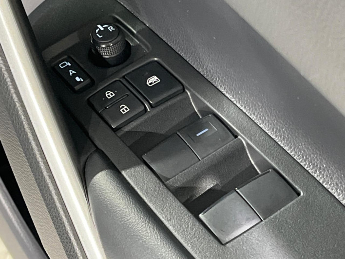 2023 Toyota Corolla Cross 6AA-ZVG13 (UW-69f496d1cba04)[21]