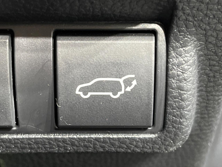 2023 Toyota Corolla Cross 6AA-ZVG13 (UW-69f496d1cba04)[24]