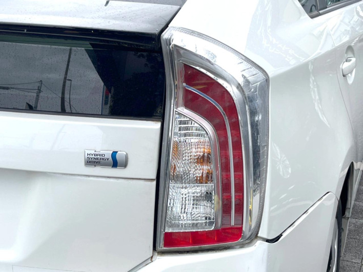 2012 Toyota Prius DAA-ZVW30 (UW-69f496d5d87f5)[18]