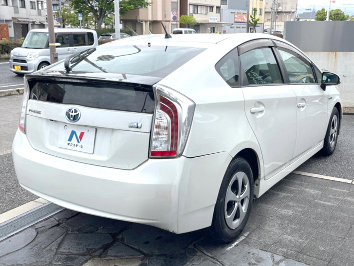 2012 Toyota Prius DAA-ZVW30 (UW-69f496d5d87f5)[22]