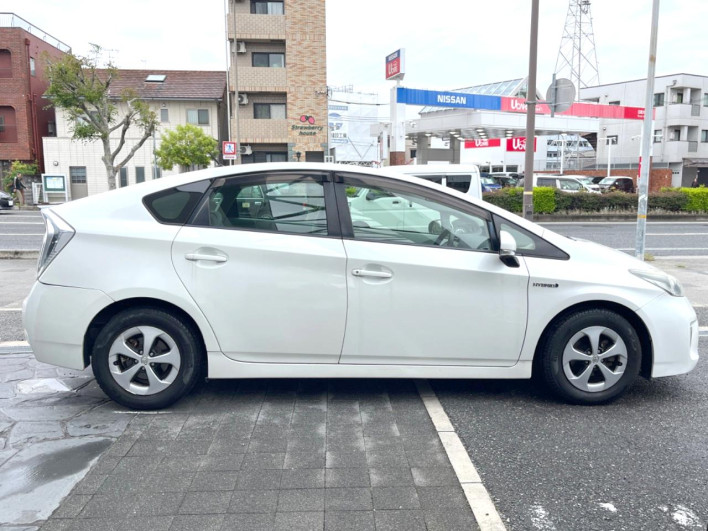 2012 Toyota Prius DAA-ZVW30 (UW-69f496d5d87f5)[27]