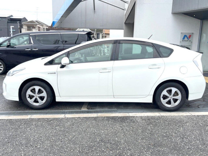 2012 Toyota Prius DAA-ZVW30 (UW-69f496d5d87f5)[12]