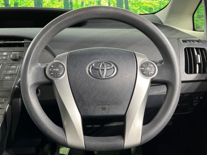 2014 Toyota Prius DAA-ZVW30 (UW-69f496d69244b)[19]