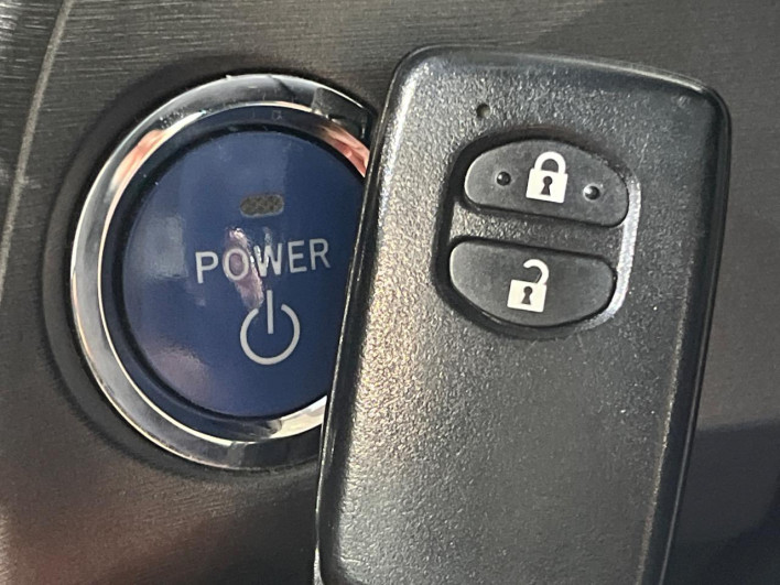 2014 Toyota Prius DAA-ZVW30 (UW-69f496d69244b)[28]