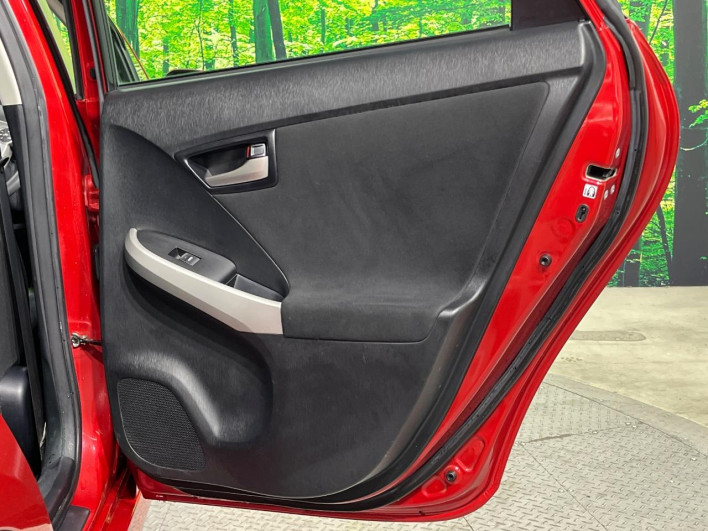 2014 Toyota Prius DAA-ZVW30 (UW-69f496d69244b)[9]