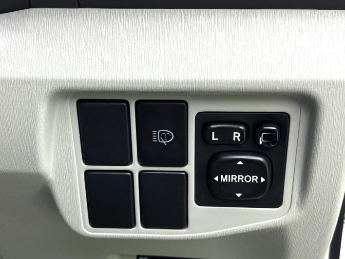 2011 Toyota Prius DAA-ZVW30 (UW-69f496d79ff4e)[7]