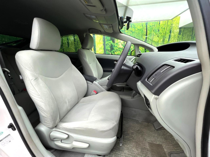 2011 Toyota Prius DAA-ZVW30 (UW-69f496d79ff4e)[23]
