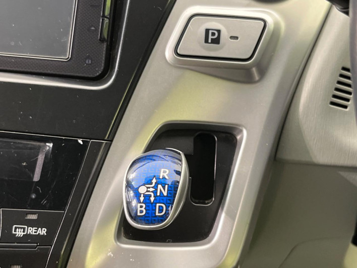 2011 Toyota Prius α DAA-ZVW40W (UW-69f496da0411f)[18]