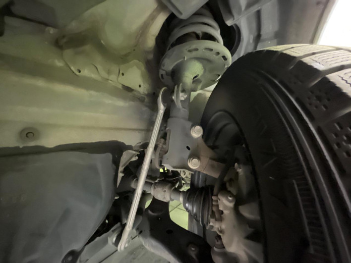 2011 Toyota Prius α DAA-ZVW40W (UW-69f496da0411f)[16]