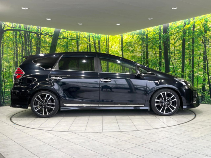 2015 Toyota Prius α DAA-ZVW41W (UW-69f496da8335d)[19]