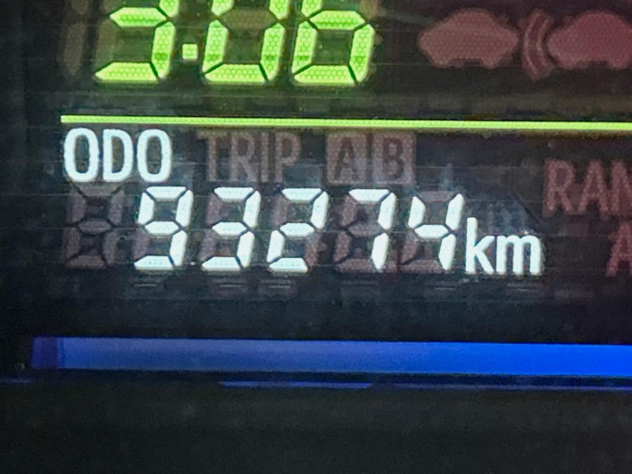 2011 Toyota Prius α DAA-ZVW41W (UW-69f496dadad92)[2]