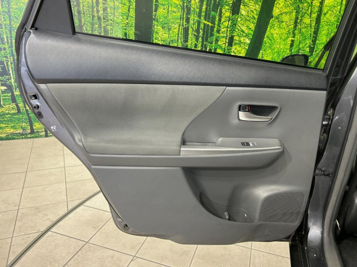 2011 Toyota Prius α DAA-ZVW41W (UW-69f496dadad92)[26]