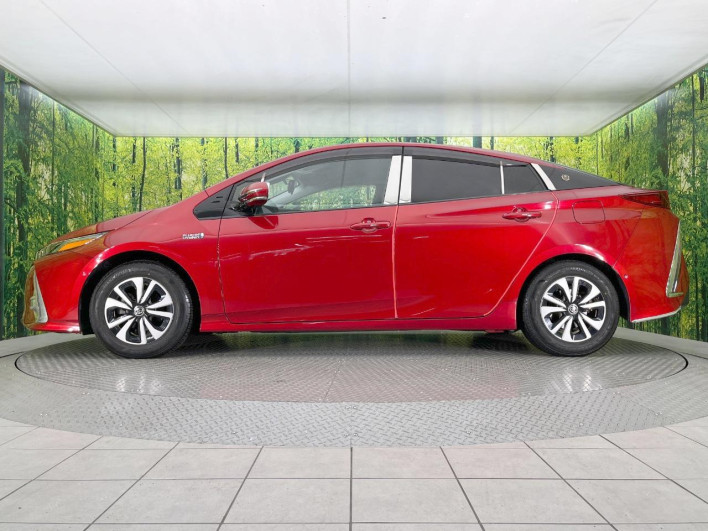 2017 Toyota Prius PHV DLA-ZVW52 (UW-69f496df626ea)[17]