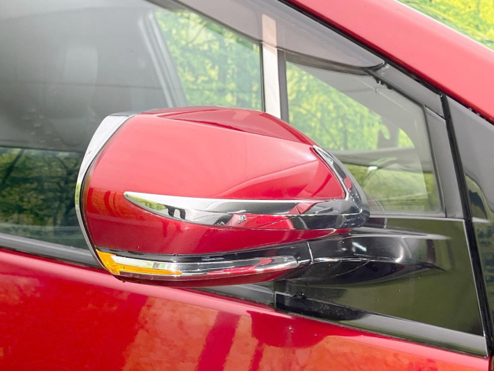 2017 Toyota Prius PHV DLA-ZVW52 (UW-69f496df626ea)[5]