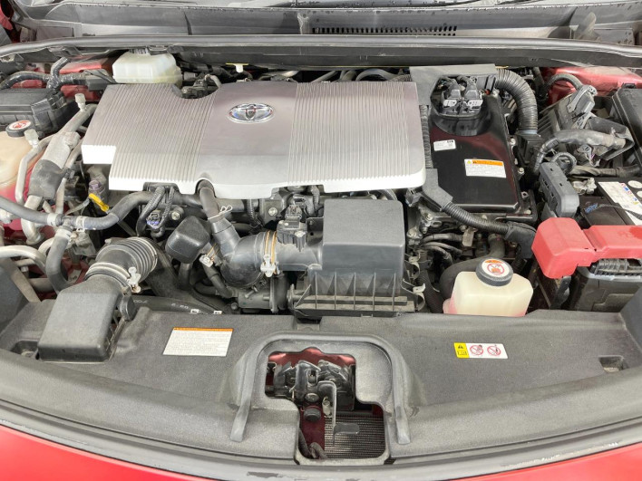 2017 Toyota Prius PHV DLA-ZVW52 (UW-69f496df626ea)[4]