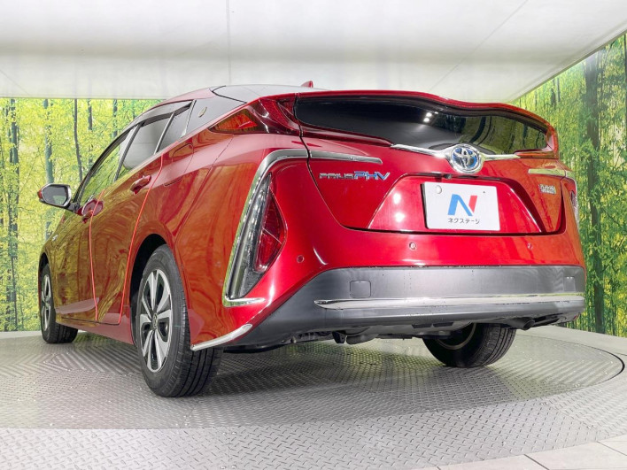 2017 Toyota Prius PHV DLA-ZVW52 (UW-69f496df626ea)[18]