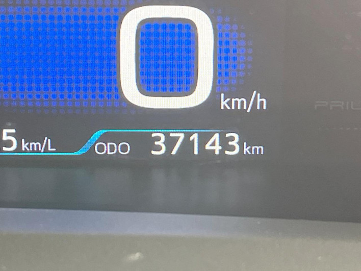2017 Toyota Prius PHV DLA-ZVW52 (UW-69f496df626ea)[2]