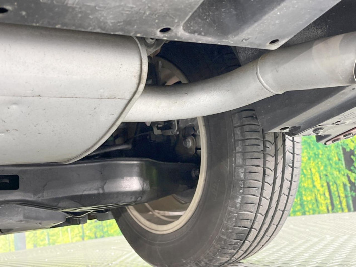 2017 Toyota Prius PHV DLA-ZVW52 (UW-69f496df626ea)[25]