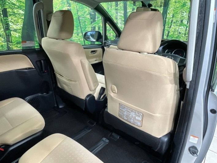 2014 Toyota Noah DAA-ZWR80G (UW-69f496e361cc8)[25]